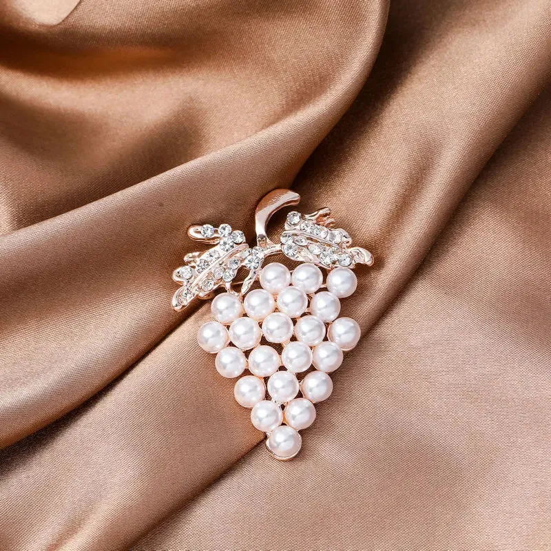 Luxury Pearl Brooches Pins Elegant Rhinestone Snowflakes Flower Accessories