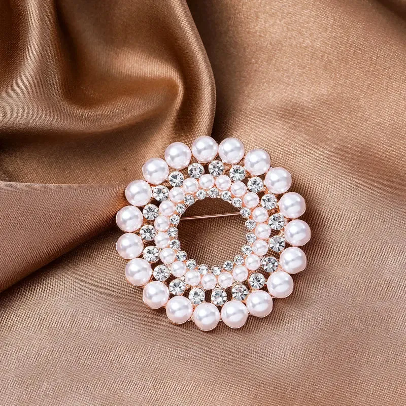 Luxury Pearl Brooches Pins Elegant Rhinestone Snowflakes Flower Accessories