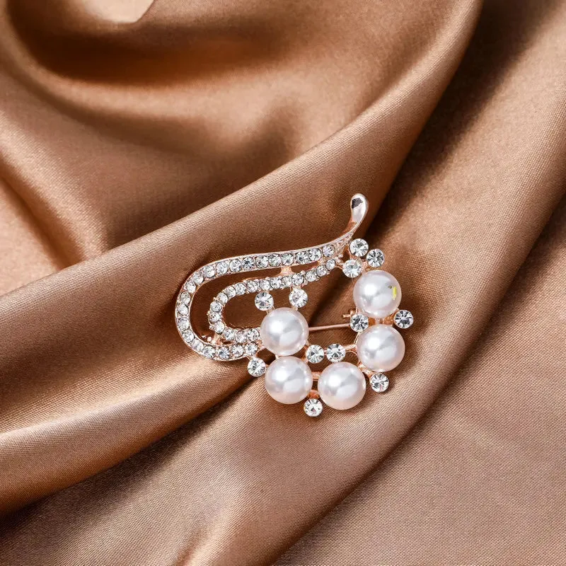Luxury Pearl Brooches Pins Elegant Rhinestone Snowflakes Flower Accessories