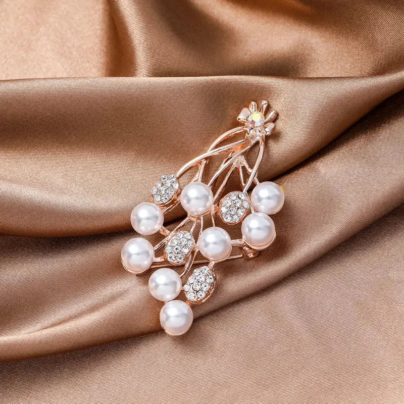 Luxury Pearl Brooches Pins Elegant Rhinestone Snowflakes Flower Accessories