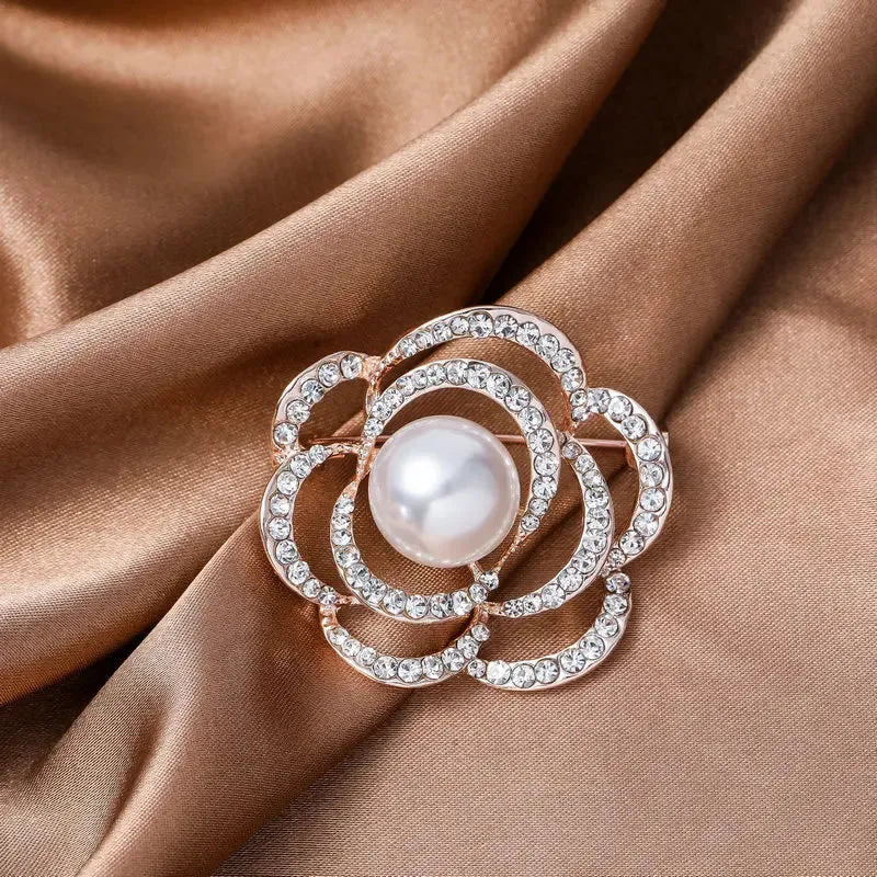 Luxury Pearl Brooches Pins Elegant Rhinestone Snowflakes Flower Accessories