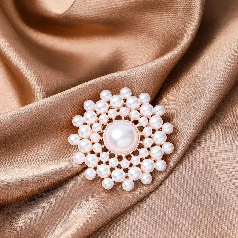Luxury Pearl Brooches Pins Elegant Rhinestone Snowflakes Flower Accessories